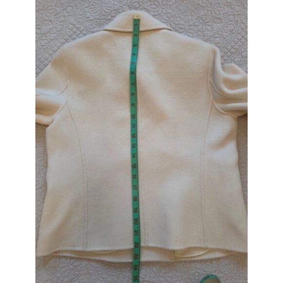 Bloomingdale's Double Breasted Wool/Cashmere blazer/jacket, size10P, Cream. - Picture 5 of 6